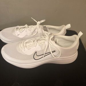 Brand new Woman’s Nike golf shoes never worn. Excellent condition.
